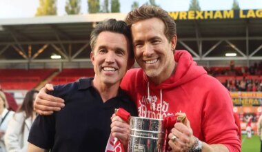 Ryan Reynolds and Rob McElhenney plotting surprise Man United transfer swoop after promotion