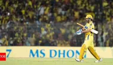MS Dhoni hits six; Jadeja catches: What happened - Watch | Cricket News