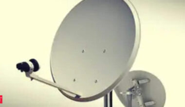 Internet-based IPTV push faces fibre, cable operator blocks