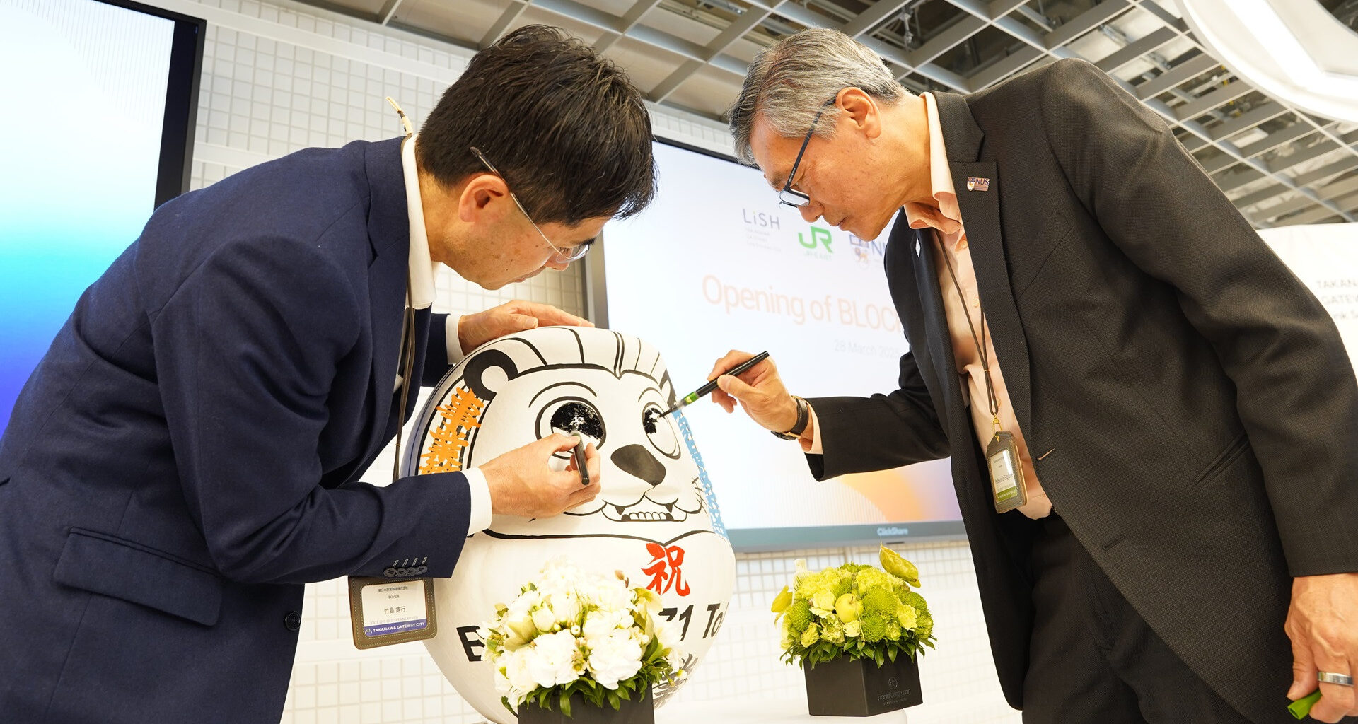 Painting Daruma's Eyes_NN1