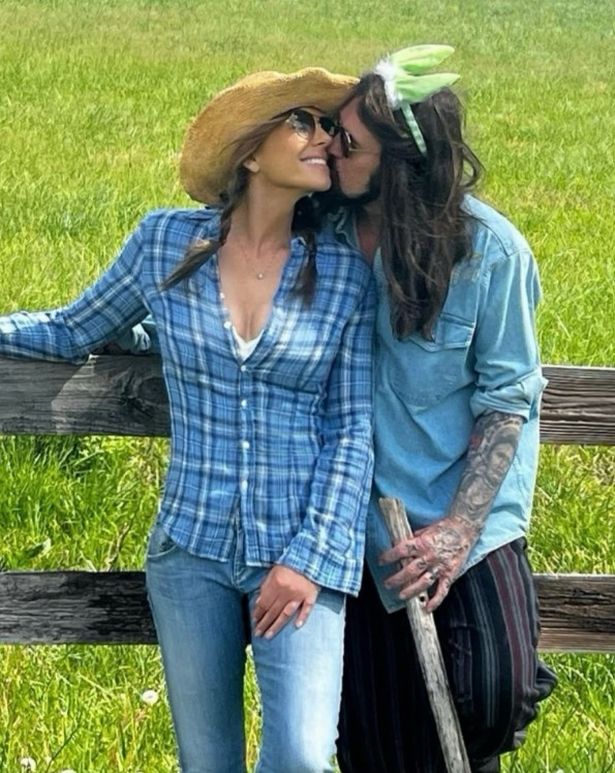 Elizabeth Hurley with Billy Ray Cyrus in a cosy Easter snap