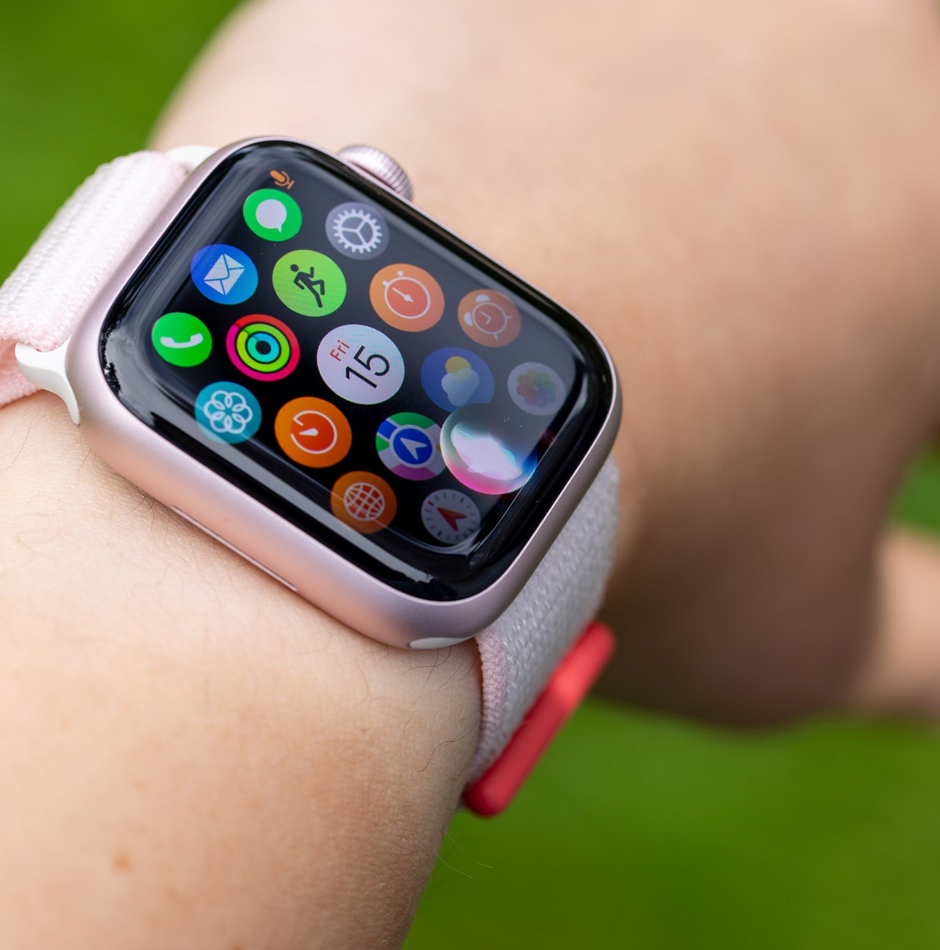 Apple Watch Series 9 with Siri pulled up