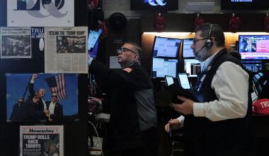 US bond funds hit by heavy outflows as recession, inflation fears mount
