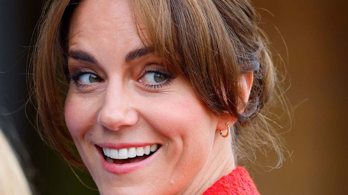 Kate Middleton's plunging red sundress is serving serious summer fashion inspiration