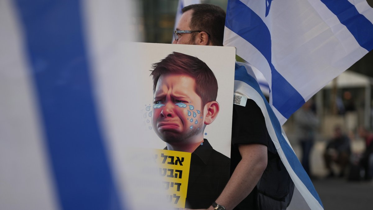 Netanyahu, son take jab at France's Macron over Palestine remarks