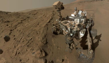 Curiosity discovers carbonate mineral, provides insight into disappearance of ancient atmosphere