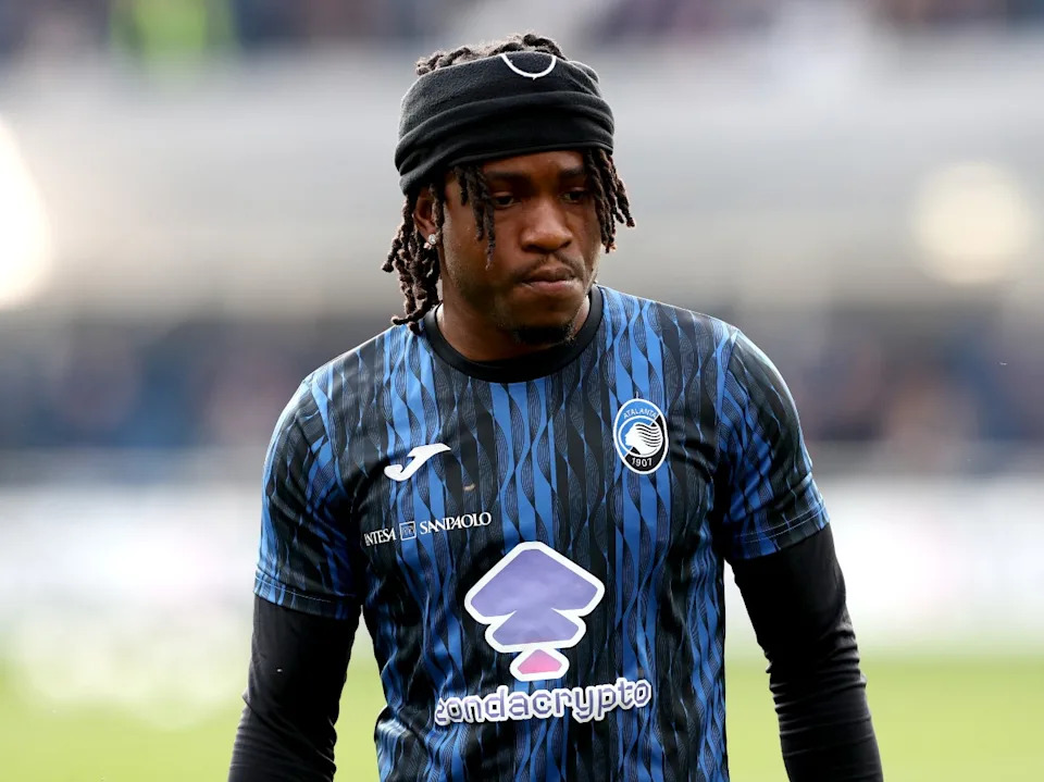 Ademola Lookman in the pre-match warmup for Atalanta