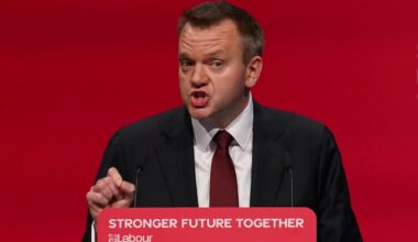 Post-Brexit youth visa scheme with EU ‘not in government plans’, minister says
