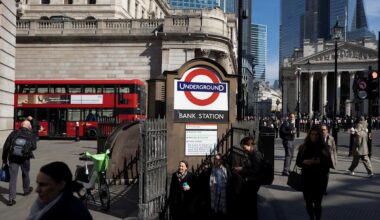 Stocks slump as BoE warns trade war will hit growth and UK confidence plunges to record low