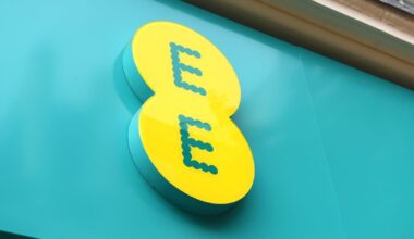 Full list of EE price rises for mobile and broadband customers from March 31 | Personal Finance | Finance