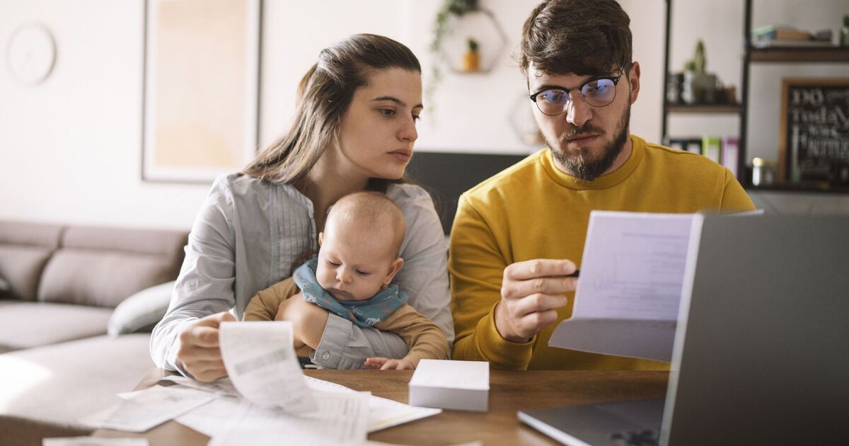 Experts reveal the 8 ways you can save money as household bills soar | UK | News