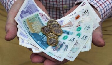 State pensioners get £176 benefit from Monday | Personal Finance | Finance