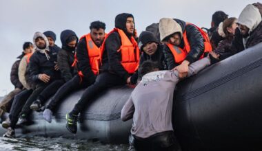 Labour 'rolling out the red carpet' for Channel migrants after bombshell call | Politics | News