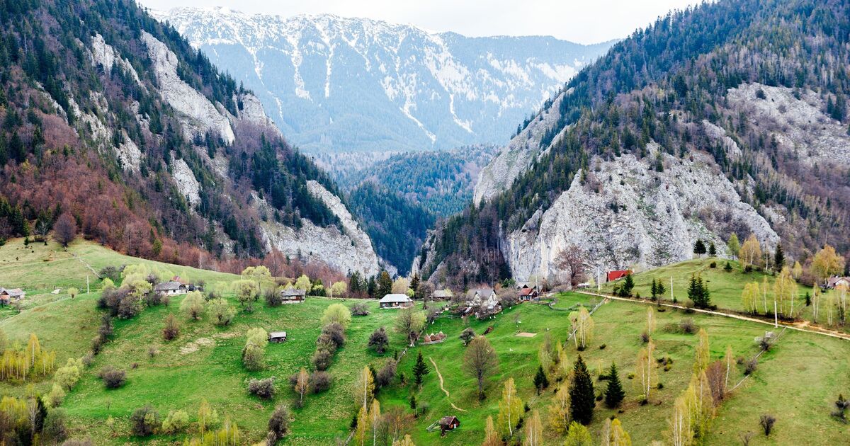Tourists urged to ditch France for 1 country with 'stunning countryside' and villages | Europe | Travel