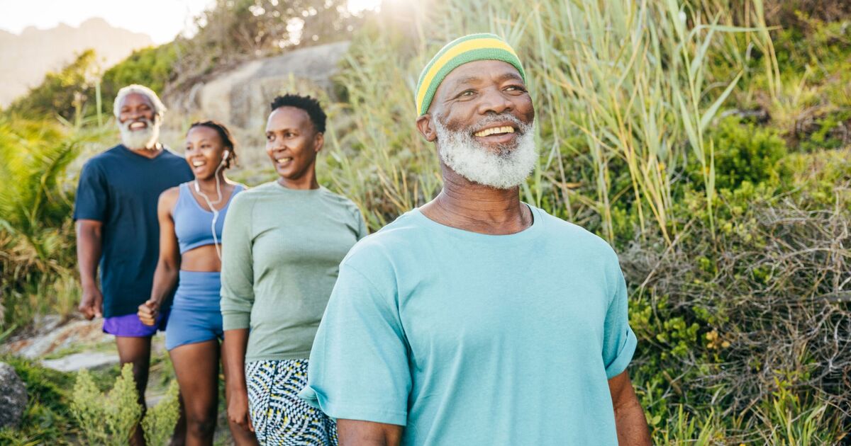 NHS advice on how walking this one way can boost heart | Personal Finance | Finance