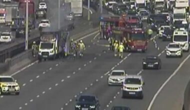 M25 traffic: Friday travel chaos on major UK motorway after crash and fire | UK | News
