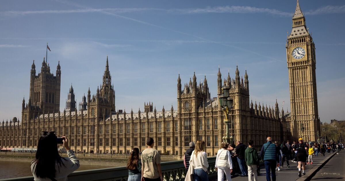 Chinese spies are 'bugging London pubs and park benches,' security chiefs warn | UK | News