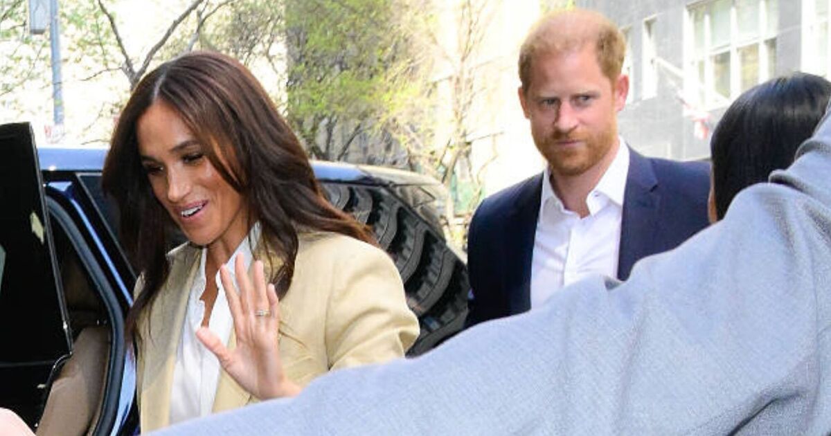 Prince Harry dubbed Meghan Markle's 'spare' as 'awkward' body language decoded | Royal | News