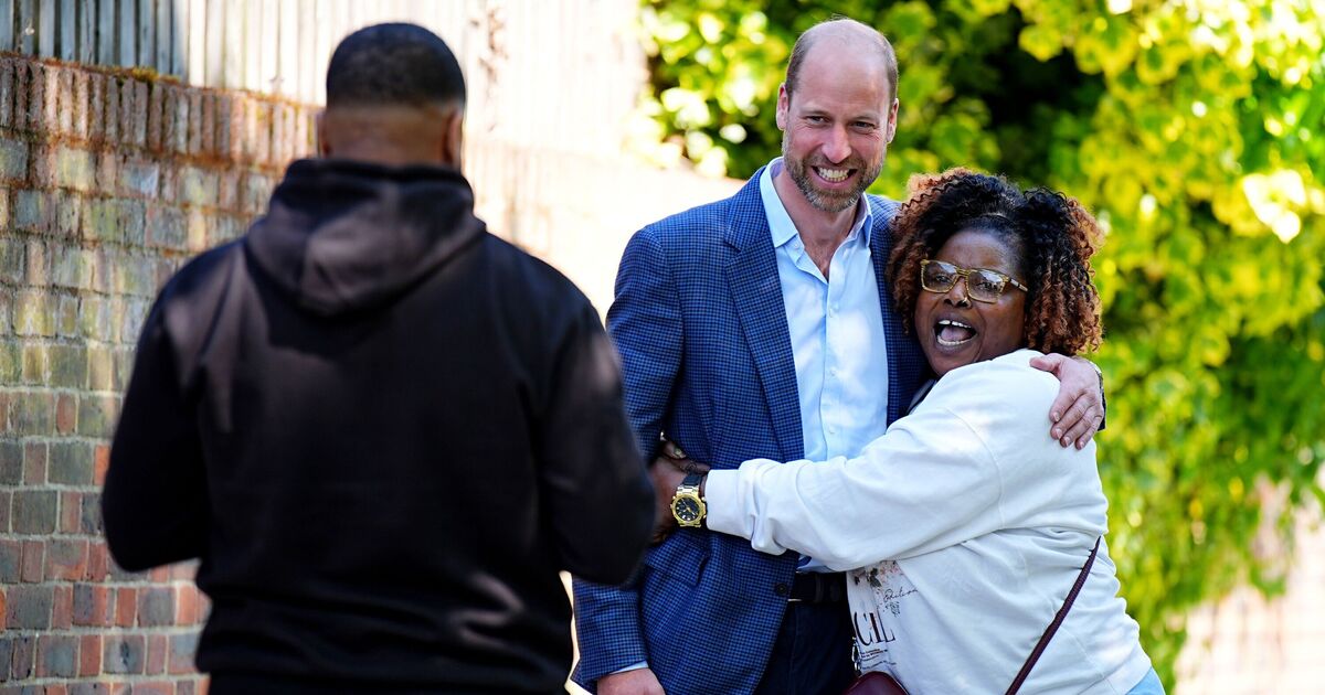 Prince William delights fans with selfies as he returns to royal duties | Royal | News
