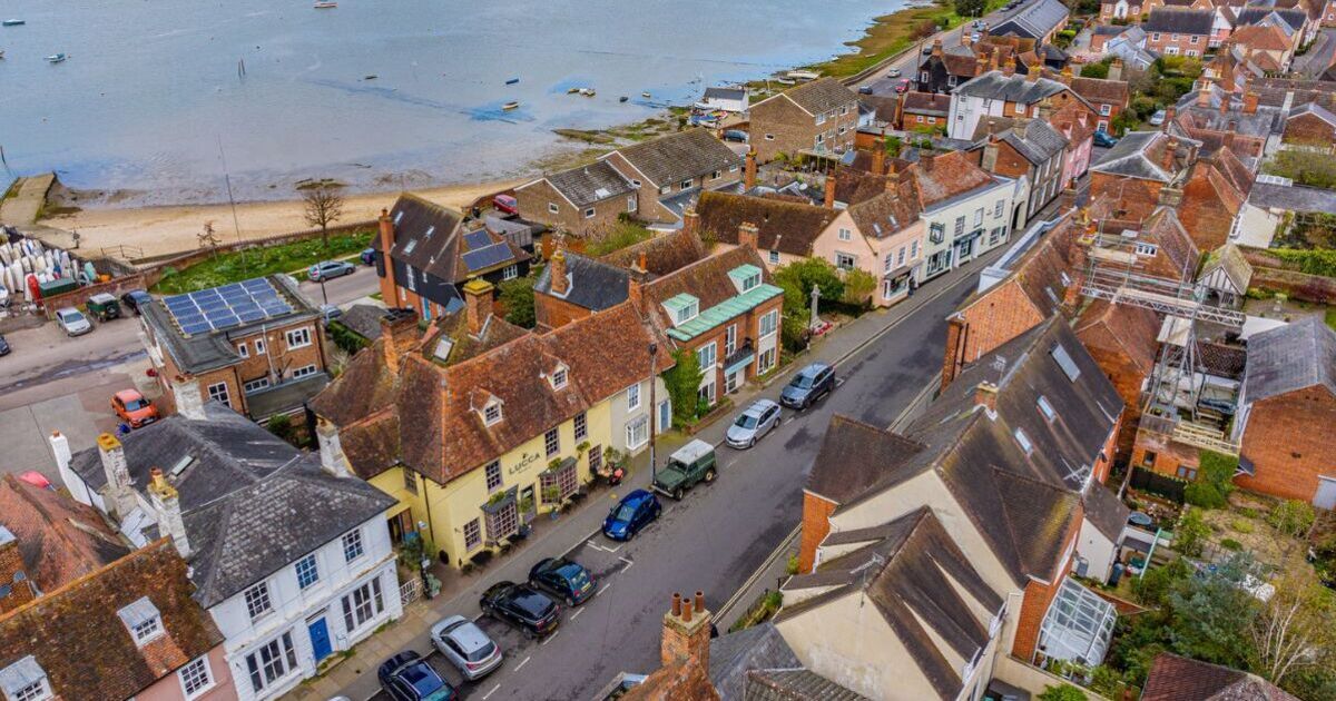 England's smallest town at war with Domino's pizza over 'ridiculous' plan | UK | News