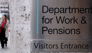 Pensioners warned to get weekly payments instead of monthly - here's how | UK | News