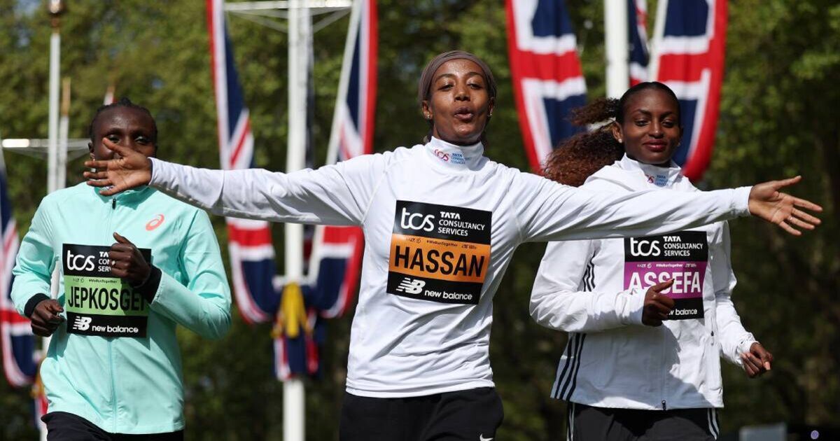 London Marathon LIVE: Updates, route, best places to watch and full list of celebs running | Other | Sport
