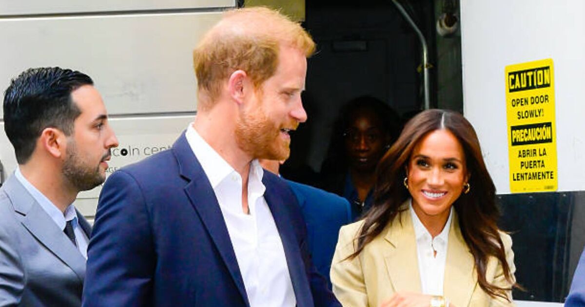Meghan 'desperate' for truce with William and Kate to 'appear like a saviour' | Royal | News