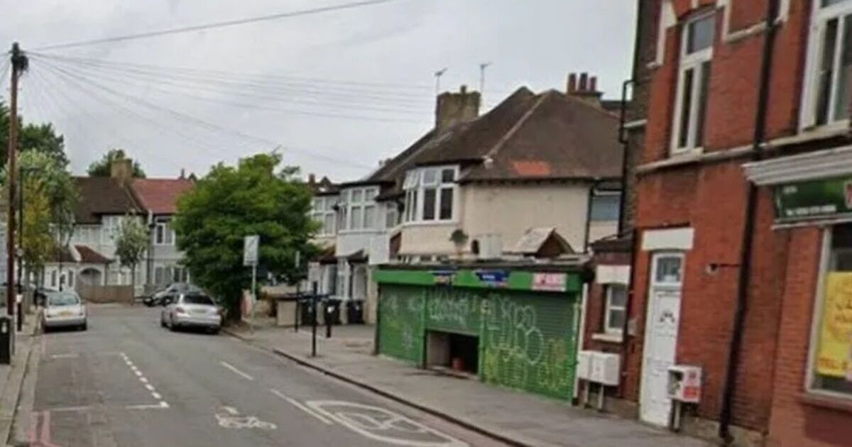 London: Horror as two boys stabbed on Croydon street | UK | News