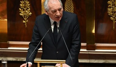 France Considers Income-Based Health Reimbursements to Curb Social Security Spending