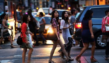 As Foreign Tourists Stay Away, US Retailers Dust Off Their Covid Playbooks
