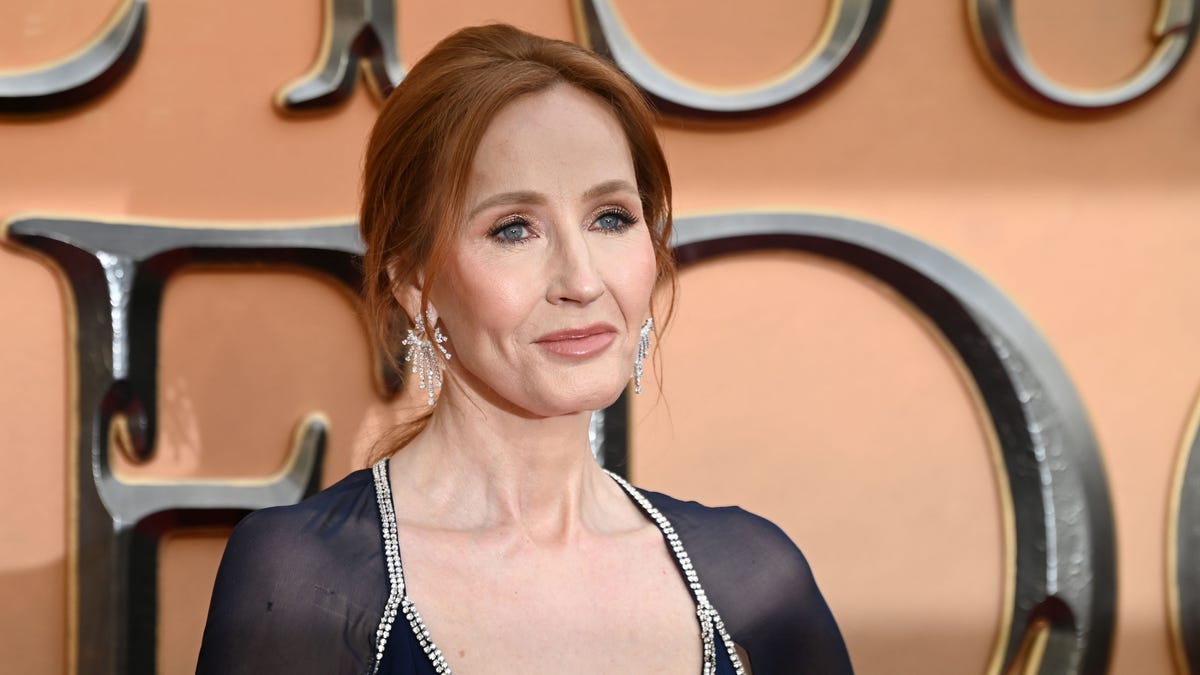 JK Rowling never misses a chance to be transphobic