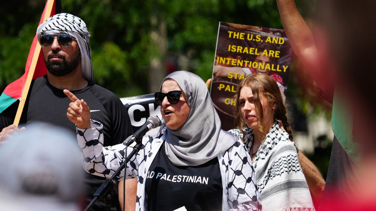 Harry and Meghan's foundation end support of Milwaukee Muslim group
