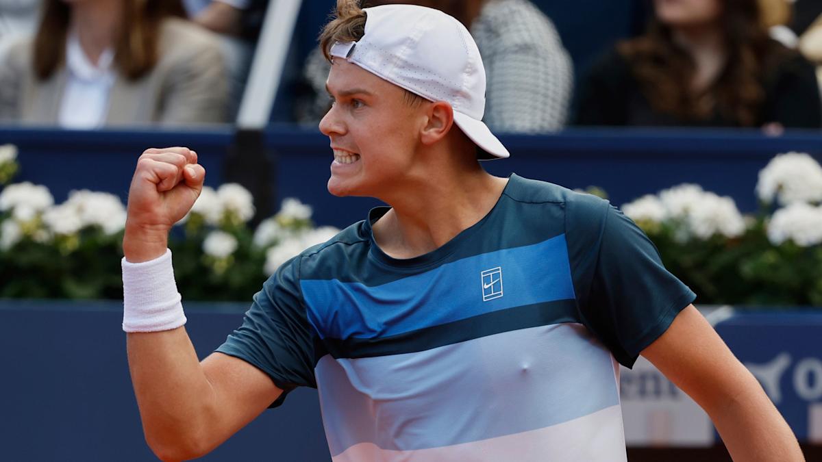 Holger Rune stuns Carlos Alcaraz to win Barcelona Open and return to top 10