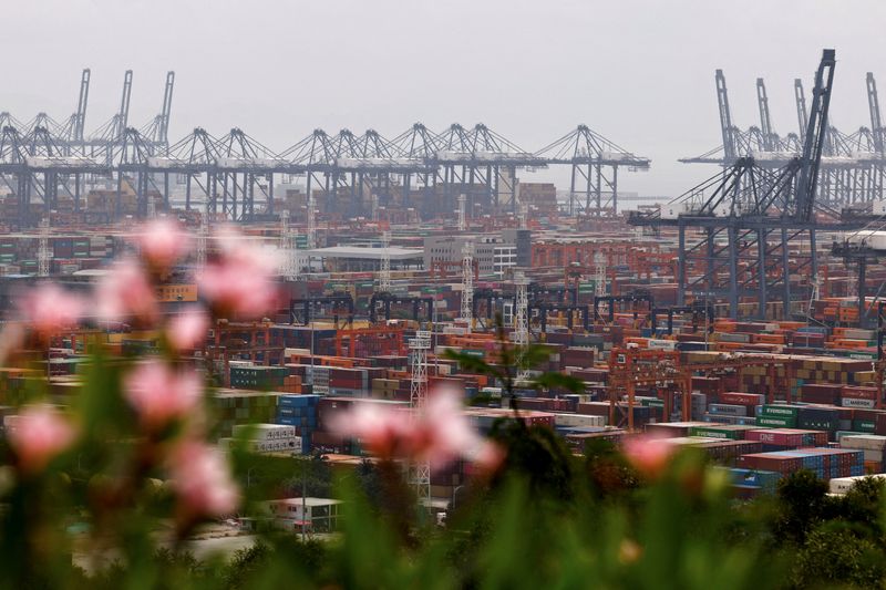 World Bank chief economist sounds alarm on emerging market debt issues, urges liberalization