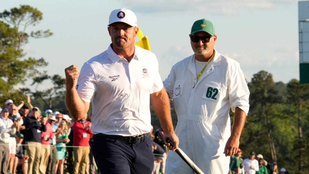 Watch epic birdie in Masters third round
