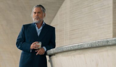 See actor's gray hair in new movie 'Day Drinker'