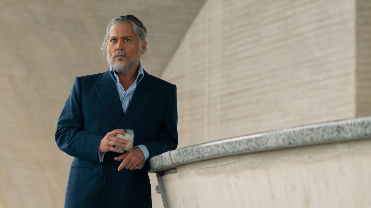 See actor's gray hair in new movie 'Day Drinker'