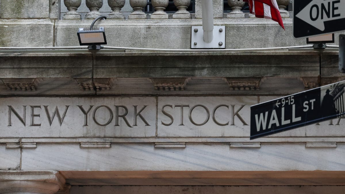 Wall Street turmoil, Brexit risks and tariffs can unsettle your 401(k)