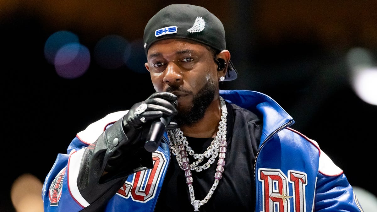 Kendrick Lamar leads with 10