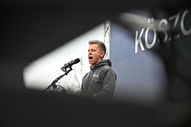 Magyar promised a legally binding referendum on EU membership for Ukraine if elected (Attila KISBENEDEK)