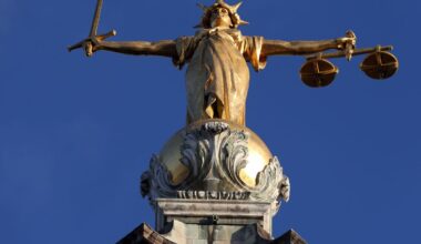 A statue on the Old Bailey