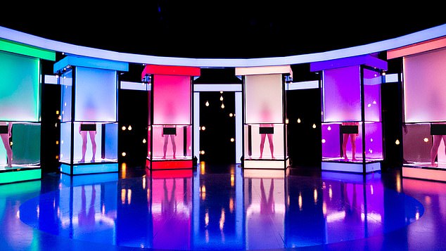 Hosted by Anna Richardson , the dating show saw singletons hidden behind pods as parts of their body are gradually revealed to a potential partner who judges them solely based on their bodies and finally chooses one of them to go on a date with