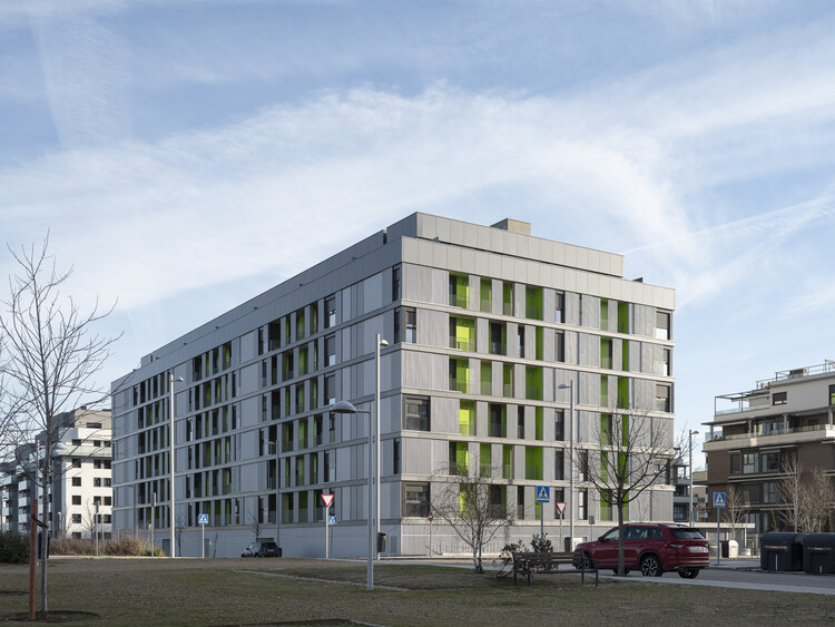 116 Public Housing Units in Madrid / UNIA ARQUITECTOS + FAU ARQUITECTOS - Exterior Photography, Glass