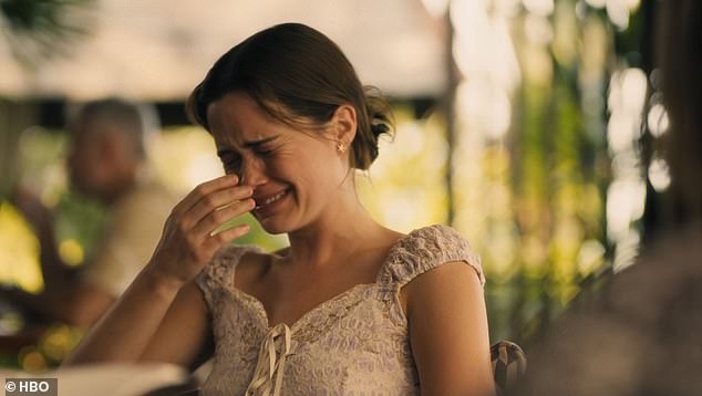 Piper starts crying because they have it so good and so many others have it so bad, as Victoria admits they are lucky and claims no one in the history of the world has lived like they have