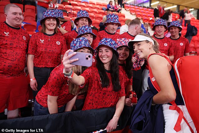 Boulter posed for pictures with fans after getting Great Britain off to a winning start