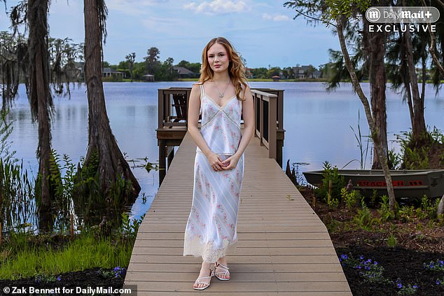 Maya is leaving behind her home state altogether, along with the painful memories it holds of her mother¿s death and her own medical kidnapping