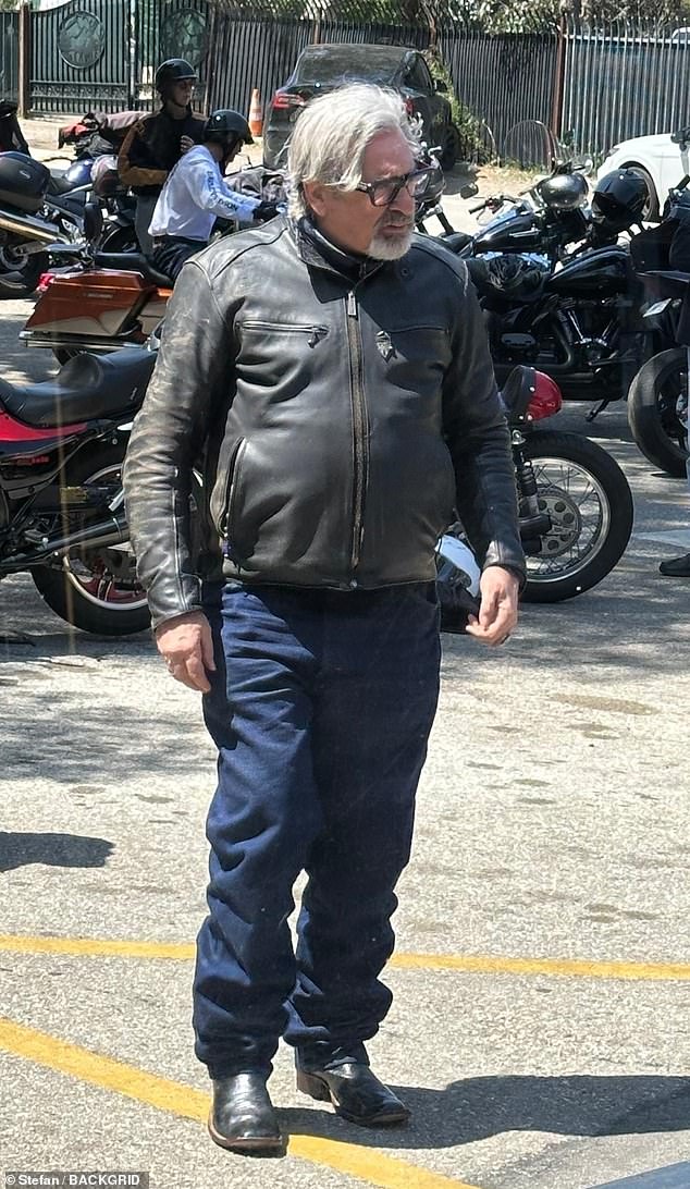 This actor is known for a hit series of comedies in the '80s and a popular 2000s-era TV show. He's also part of a famous family of actors, but he looks unrecognizable now. Can you guess who he is?