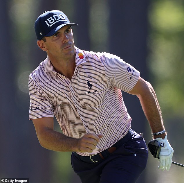 PGA Tour star Billy Horschel signed a fan's shin after hitting her on a tee shot at RBC Heritage