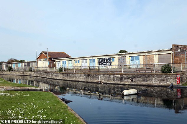 In recent decades, a lack of investment in tourism services and infrastructure in Skegness has seen its appeal decline