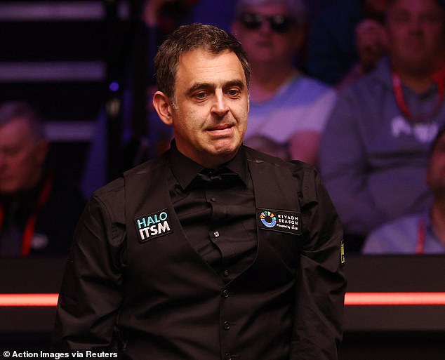 O'Sullivan was returning to snooker for the first time since snapping his cue in January